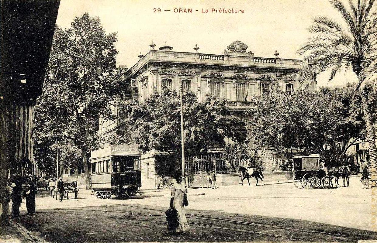 MH b- 026- Place Kleber et prefecture.JPG